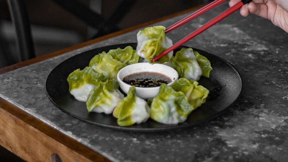 Prepping Ingredients for Stir-Frying: The Key to Quick and Easy Chinese Meals