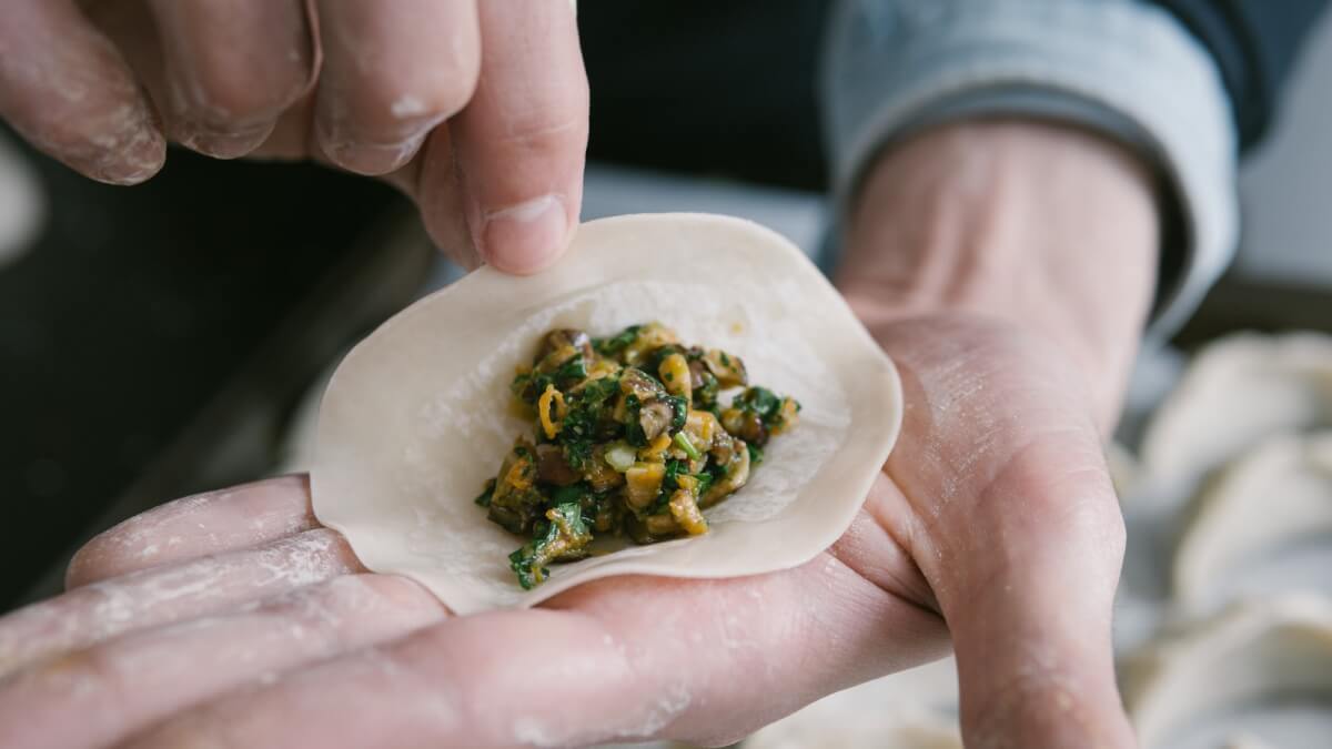 Dipping Sauces for Fried Wontons: Sweet and Sour, Soy Sauce, and Spicy Mustard