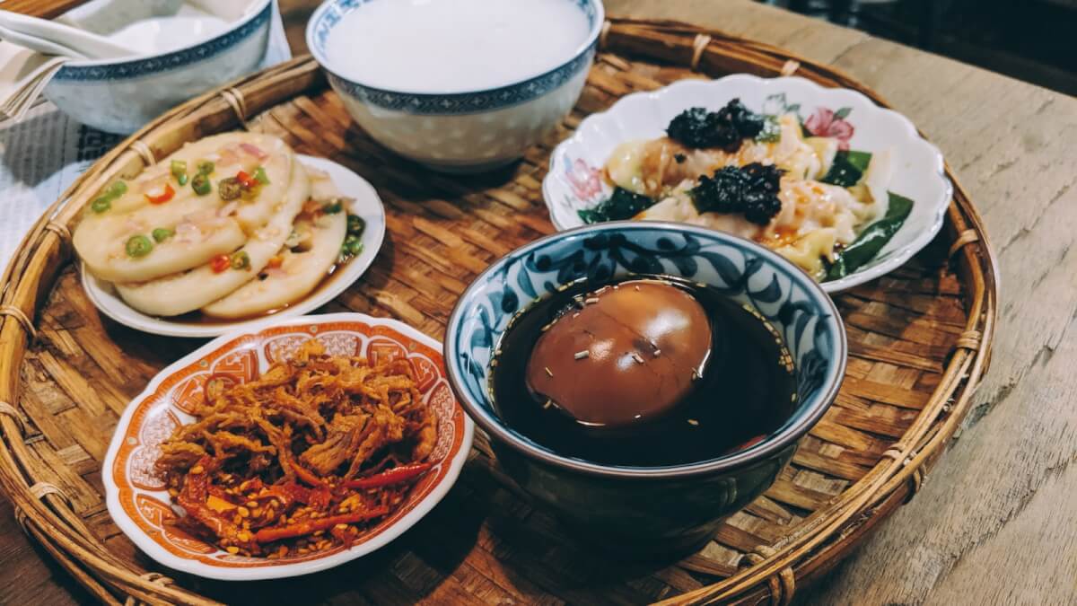 The Perfect Pair: Braised Meat and Steamed Rice in Chinese Cuisine